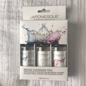 Japonesque Brush Cleansing Trio